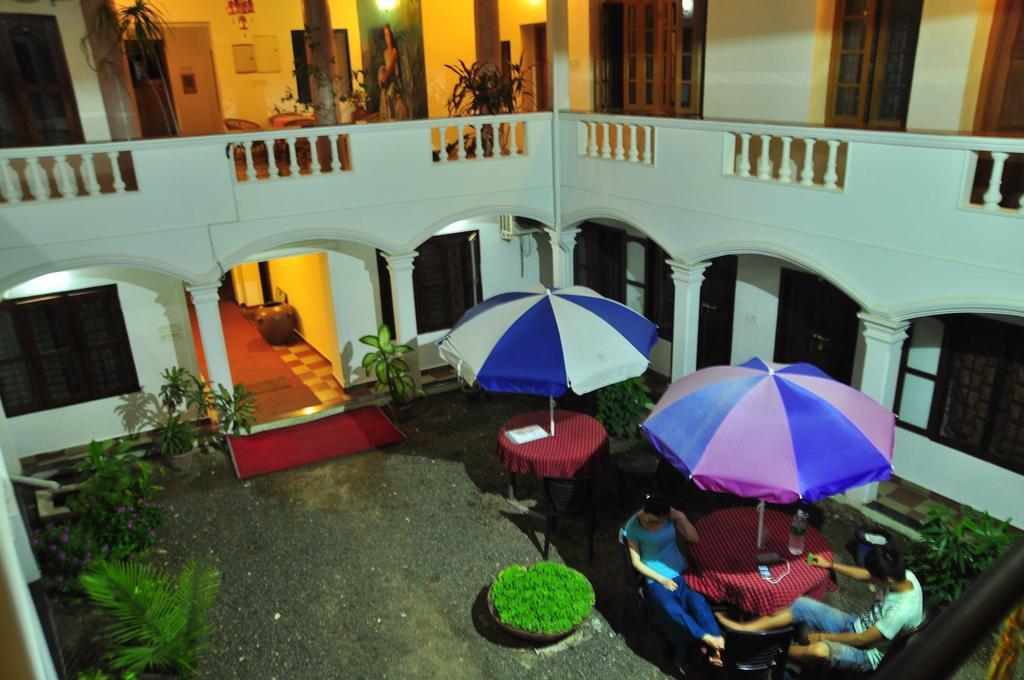 Toms Old Mansion Bed & Breakfast Kochi Exterior photo